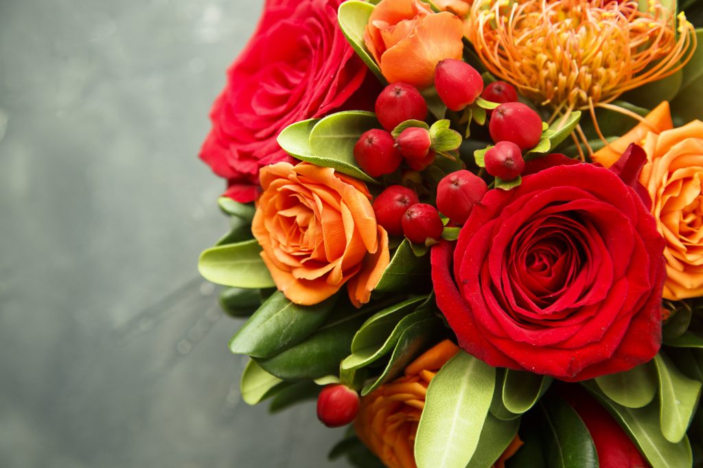 Advice on Creating a Romantic Flower Arrangement for Your Sweetheart
