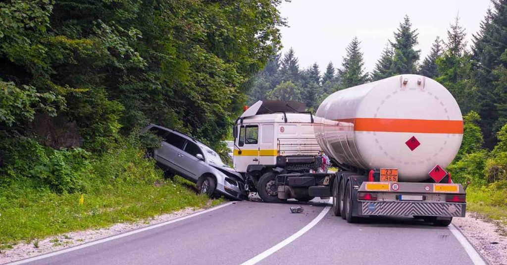 Truck accident lawsuits in Houston: Team up with an attorney